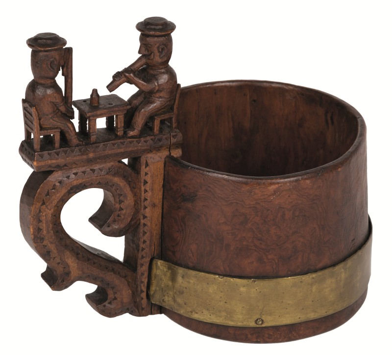 : Hirtenbecher. Holz, Messing, Kerbschnitt, 1930. SNM - Historisches Museum, E 2773
