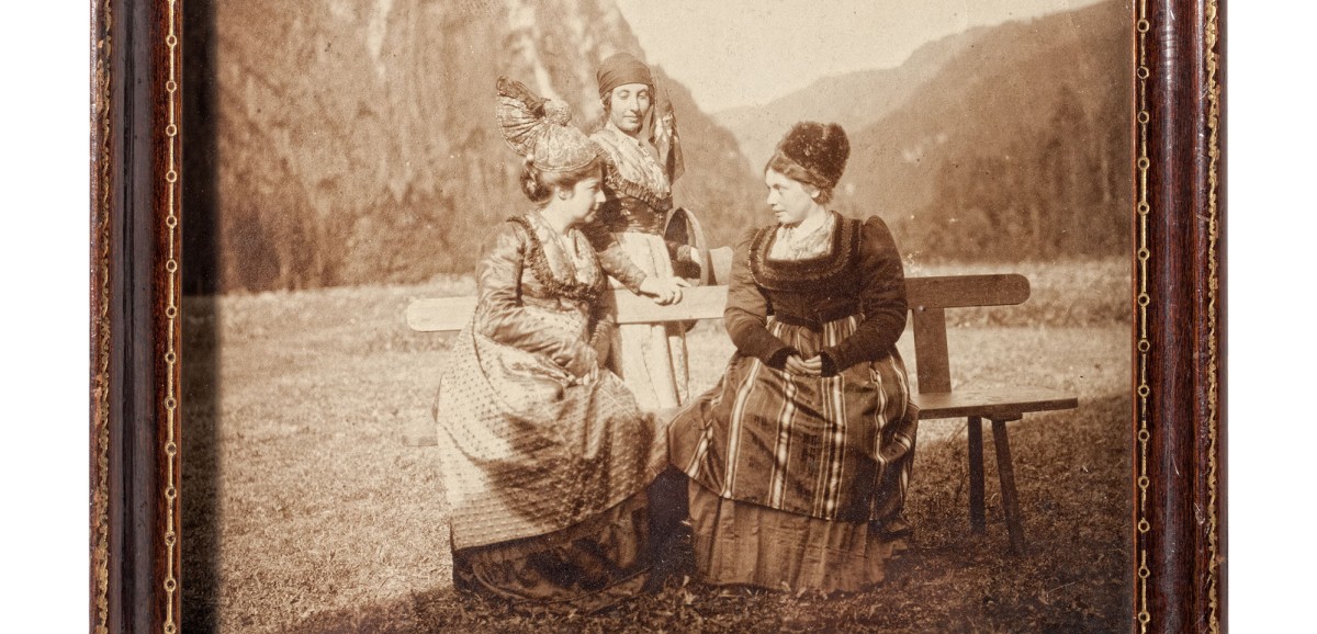 : Fotografie | Gössl; um 1930; Papier, Holz, Glas | Foto: Paul Prader (c) Österreichisches Museum für Volkskunde, Wien