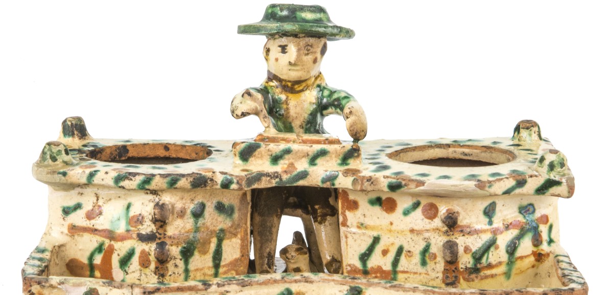 : Kastenförmiges Schreibzeug mit Schreiberfigur, Österreich, Vorarlberg um 1850. ÖMV/30.089, Foto Christa Knott © Volkskundemuseum Wien