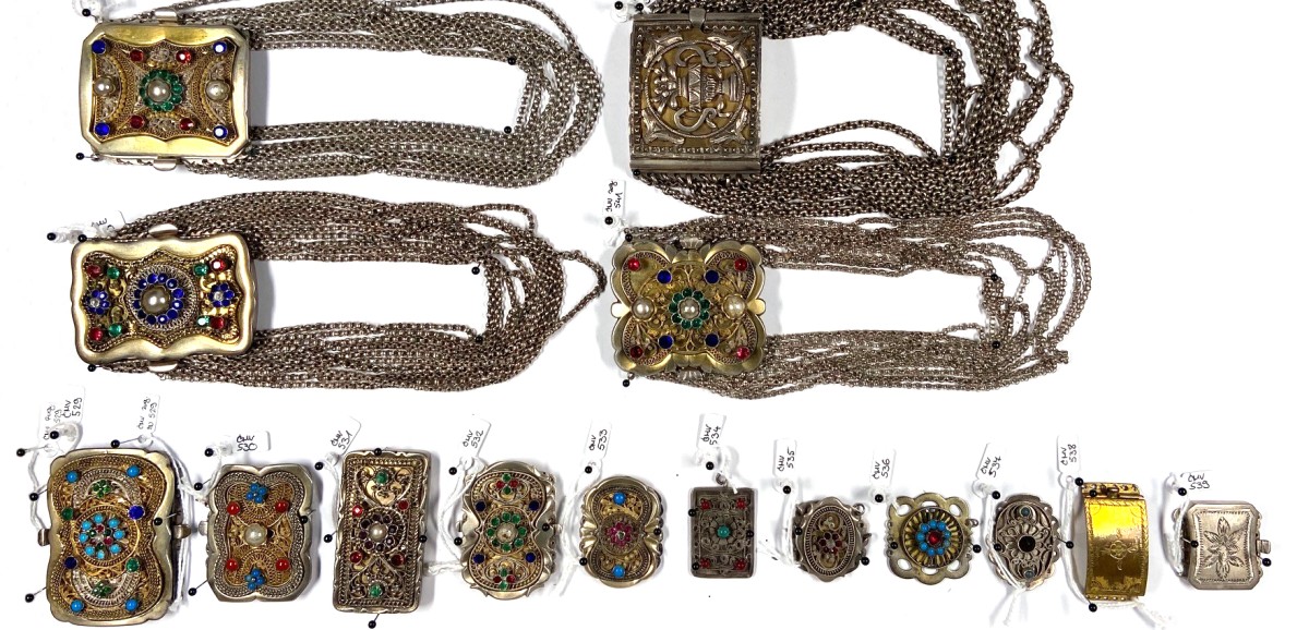 : Schmuck aus den Sammlungen des Volkskundemuseum Wien. Foto: Barbara Varga © Volkskundemuseum Wien