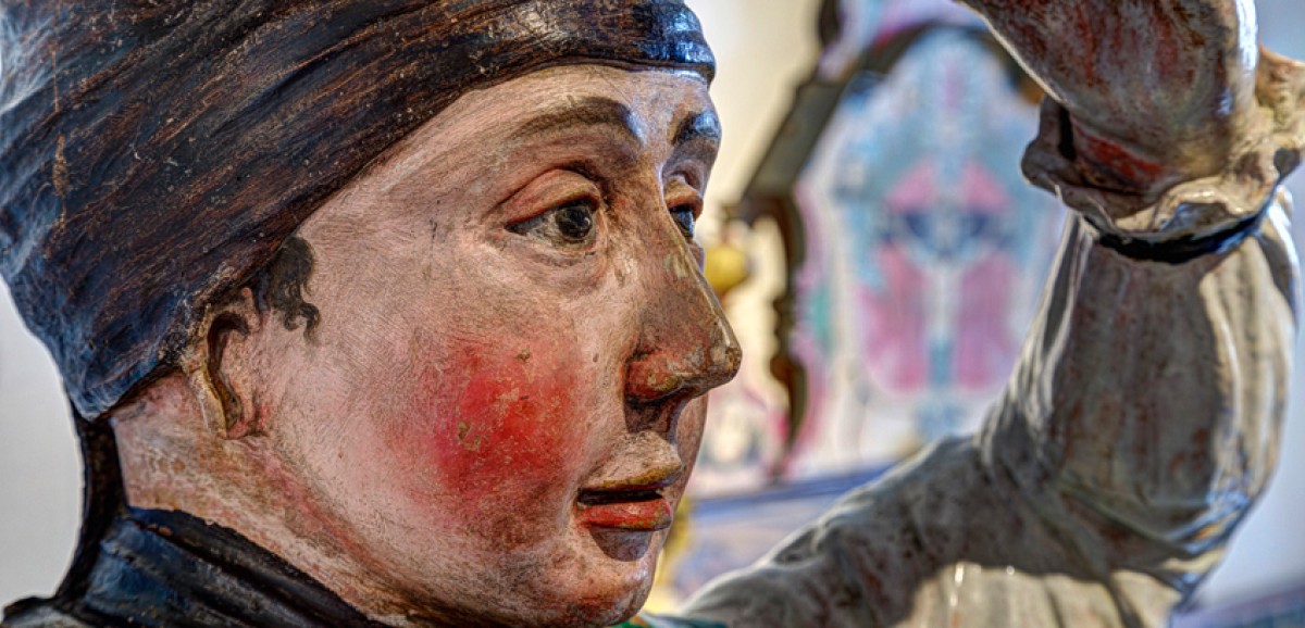 : Kachelofen, genannt "Ofenbäuerin" oder "Annamirl" © Volkskundemuseum Wien