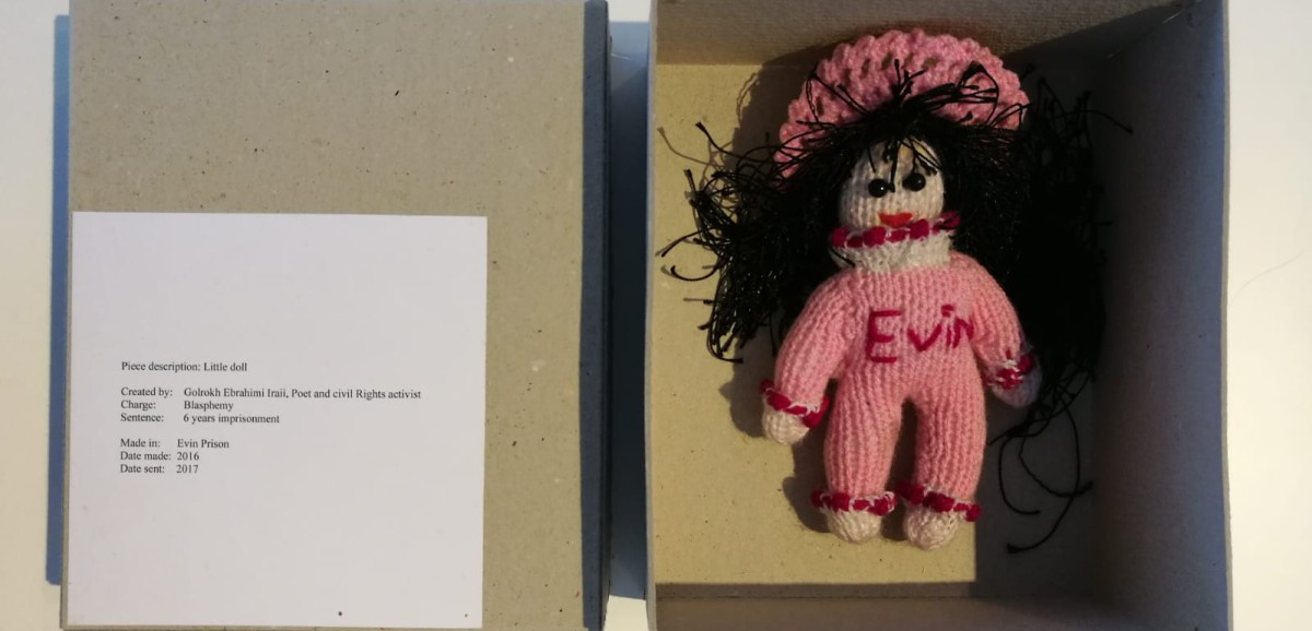: Ausstellungsobjekt "From Evin with Love" © Volkskundemuseum Wien