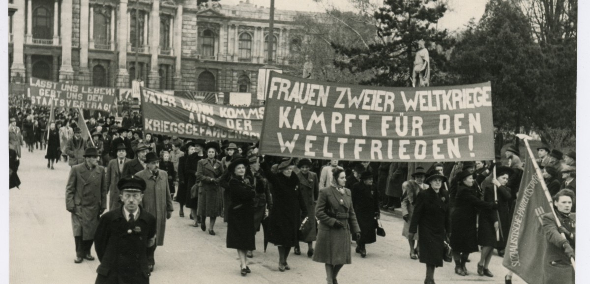 : Foto aus dem Frauentagsalbum der SPÖ-Frauen, 1948
© Kreisky Archiv